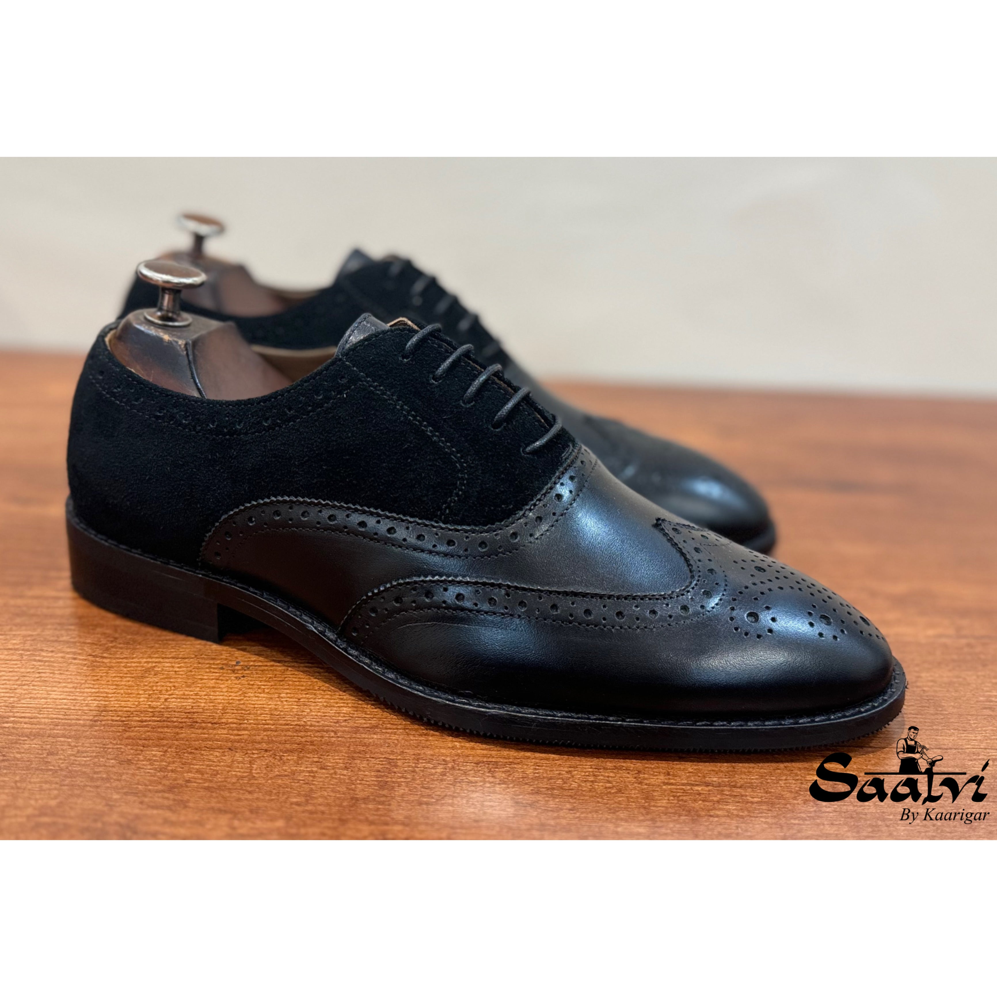 Luton - Black Oxfords with Suede