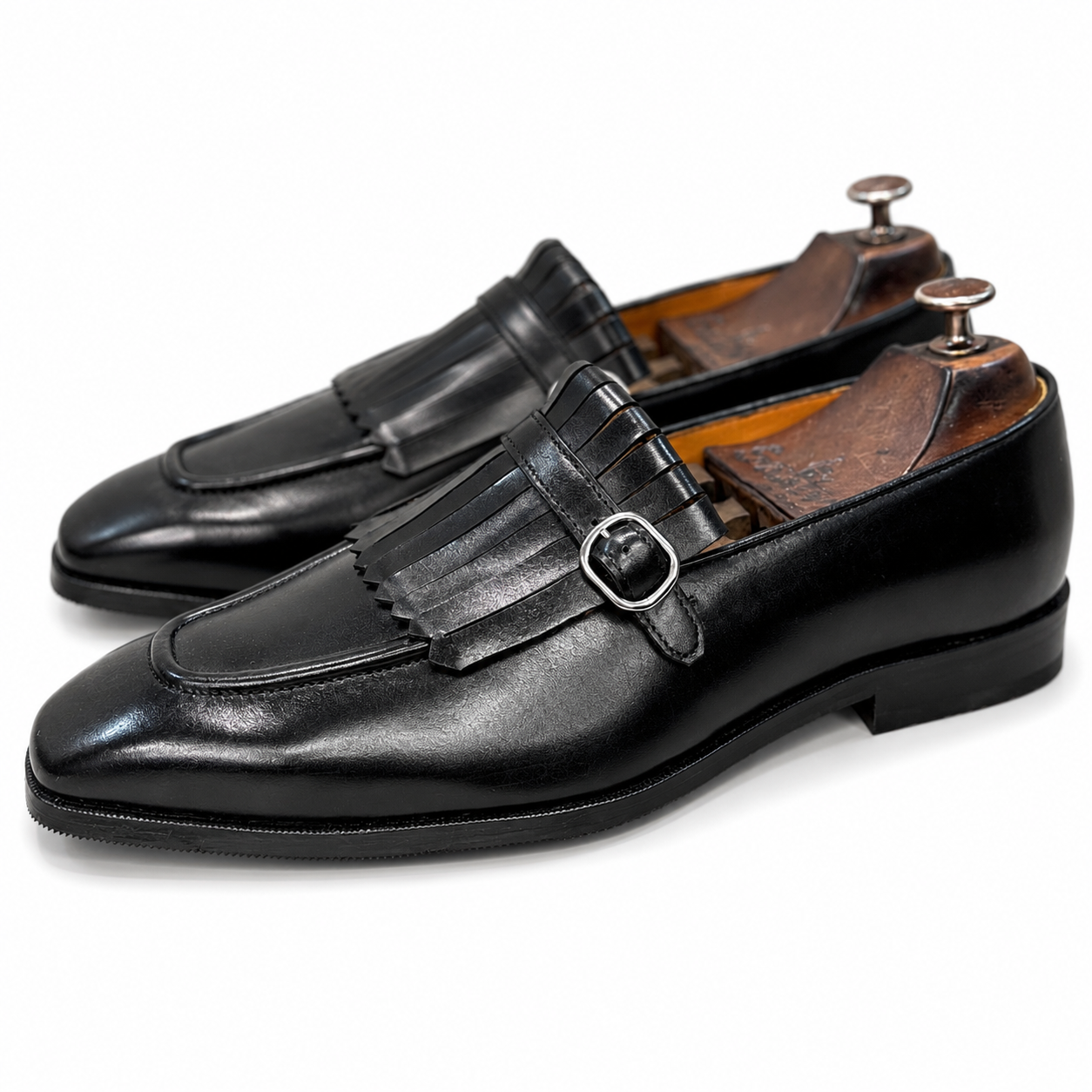 Black Crust Leather Slipon With Fringes - T