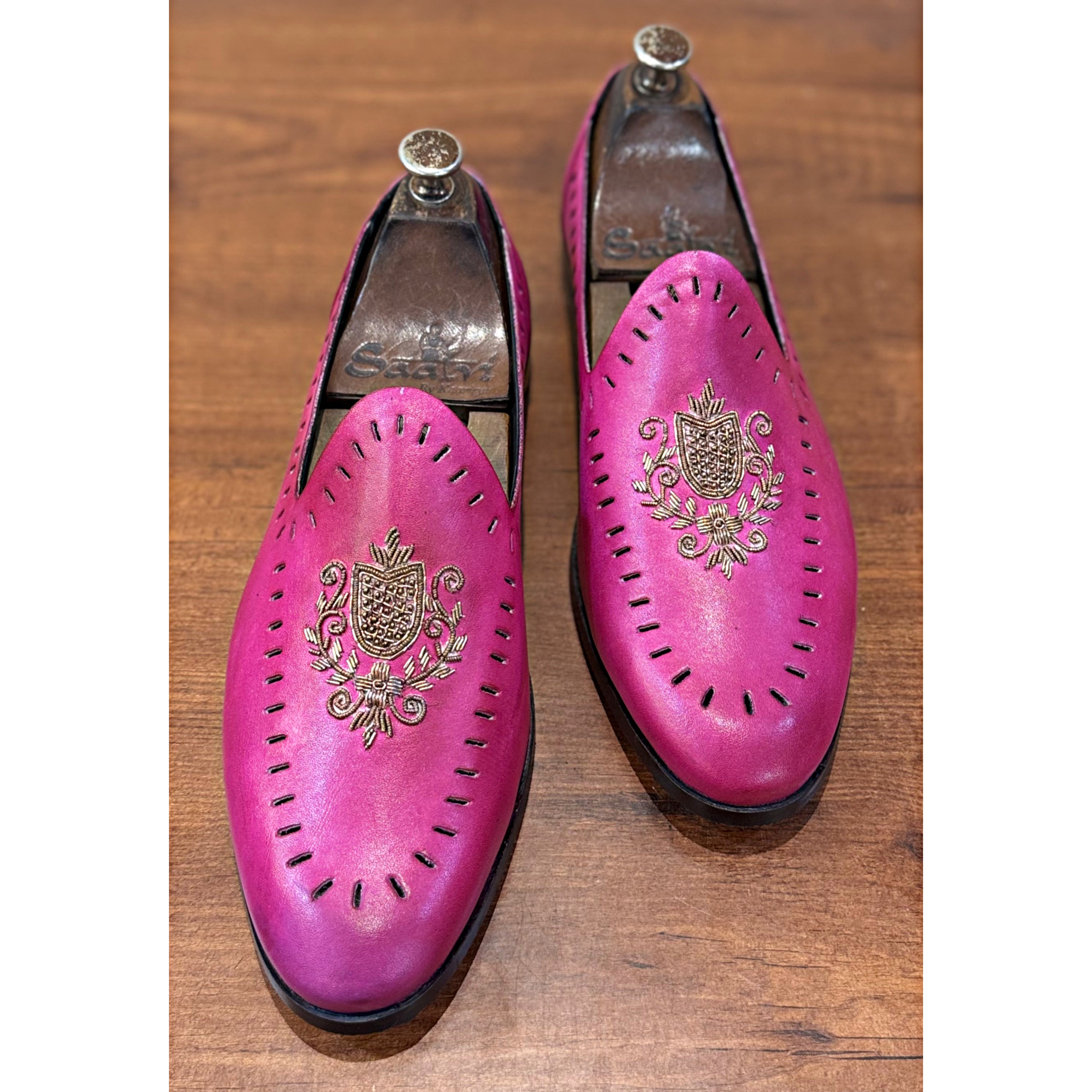 Maharaja Emblem Slip-ons Pink