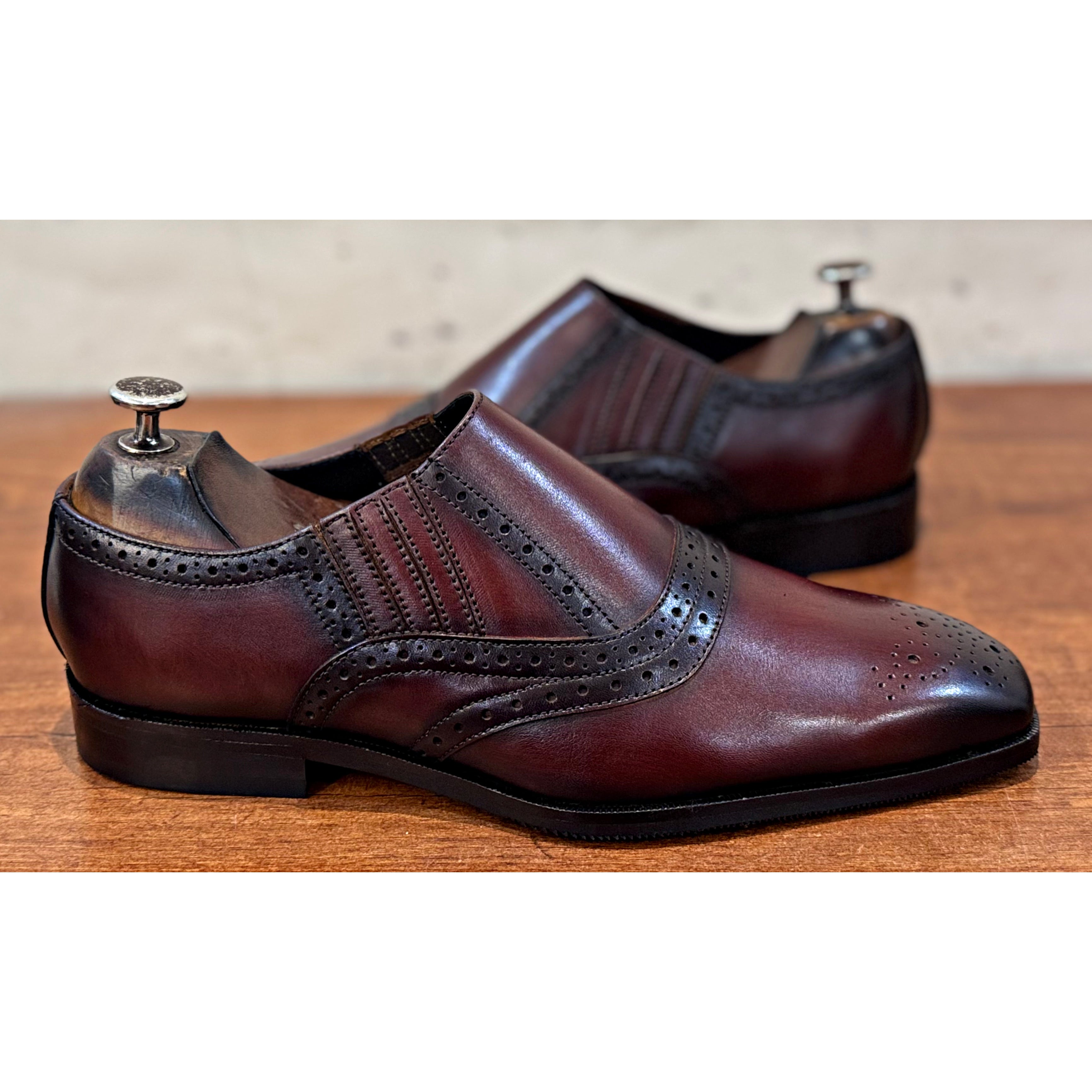 Bordo Slip-on Genuine Leather Loafers With Medallion Style