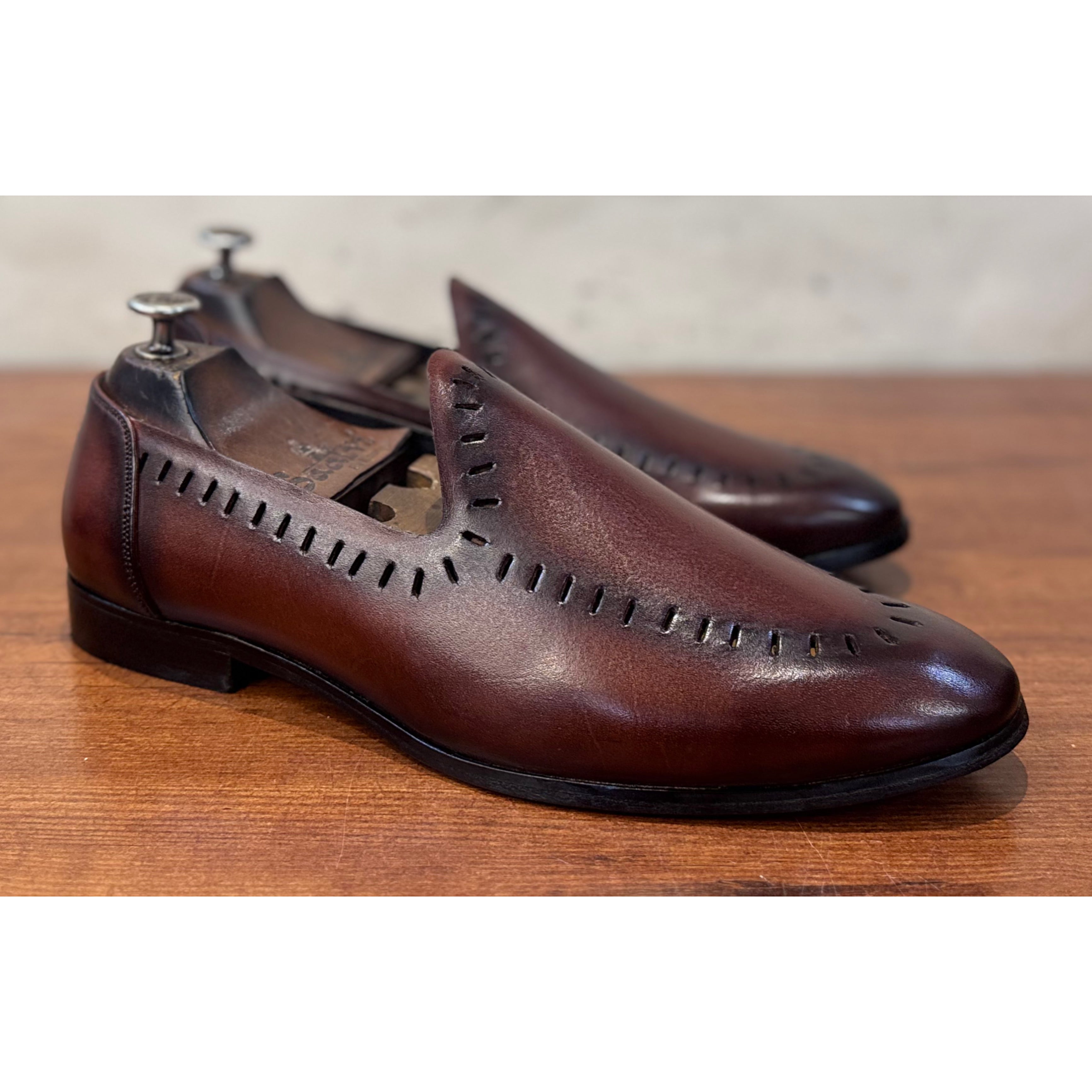 Cutwork Jutti Brown