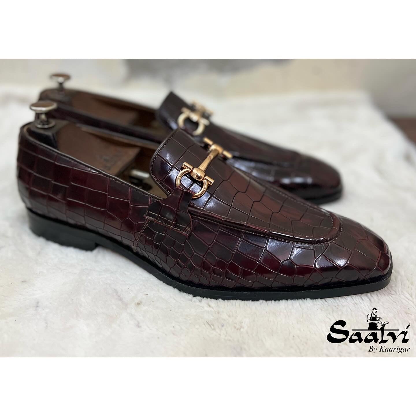 Wine Crocodile Loafers With Buckle