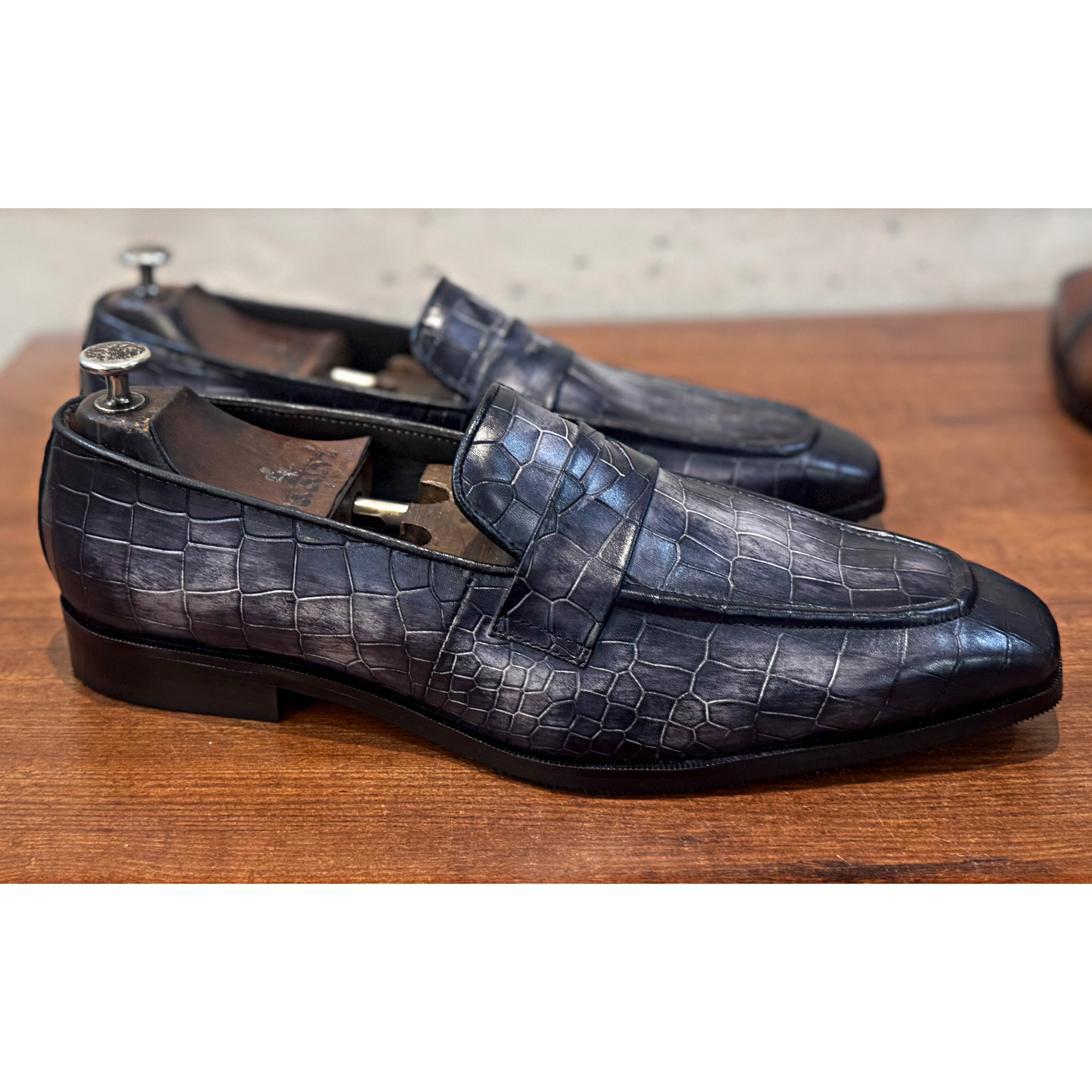 Penny Loafers Grey Croco Hand Patina