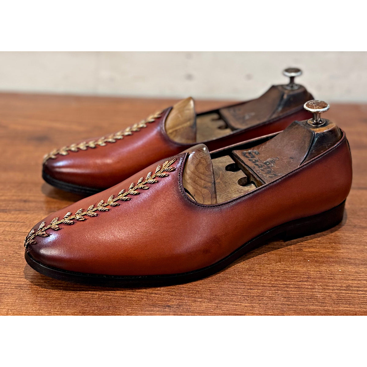 Tan Leather Leaves Jalsa