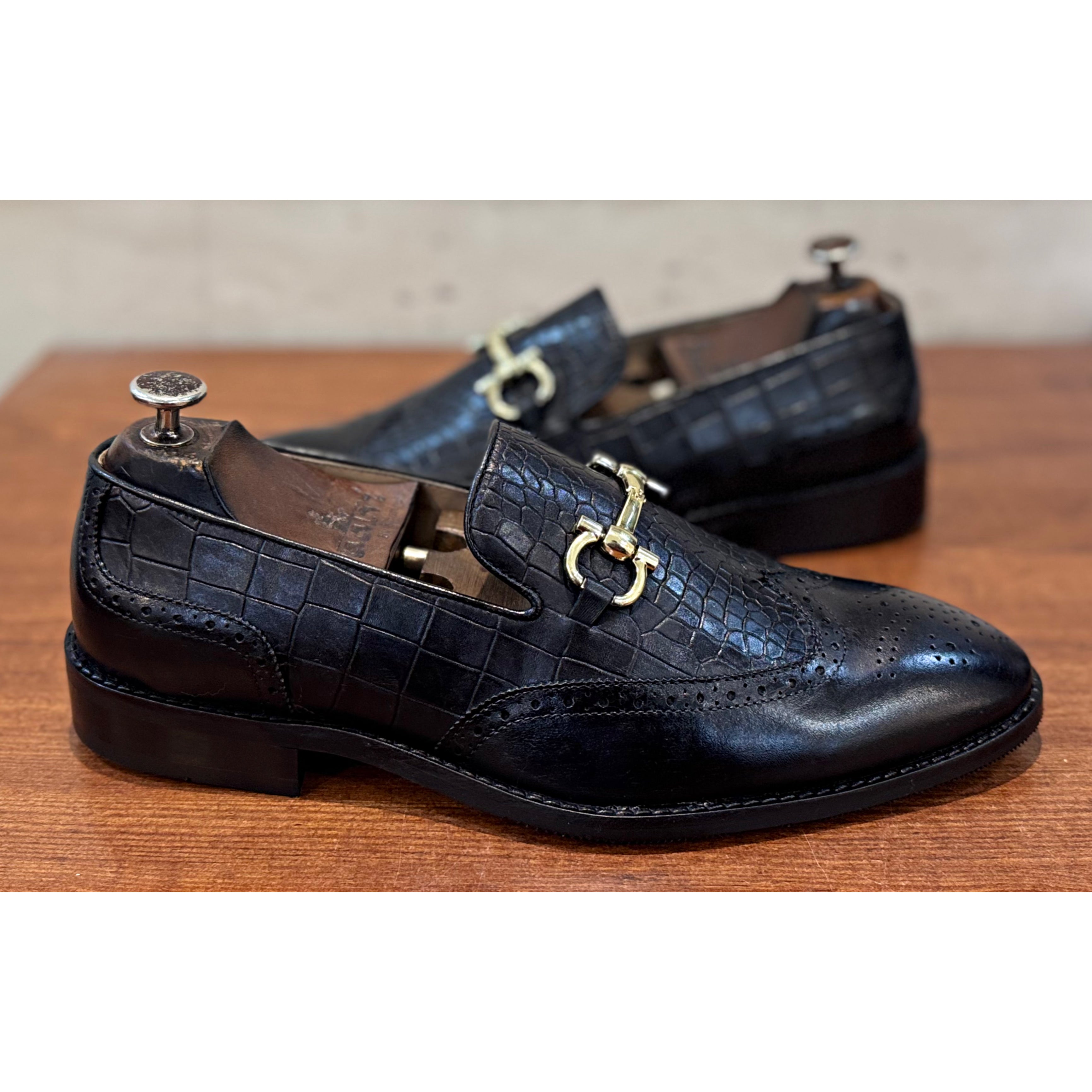 Wingcap Loafers With Metal Trim Blk