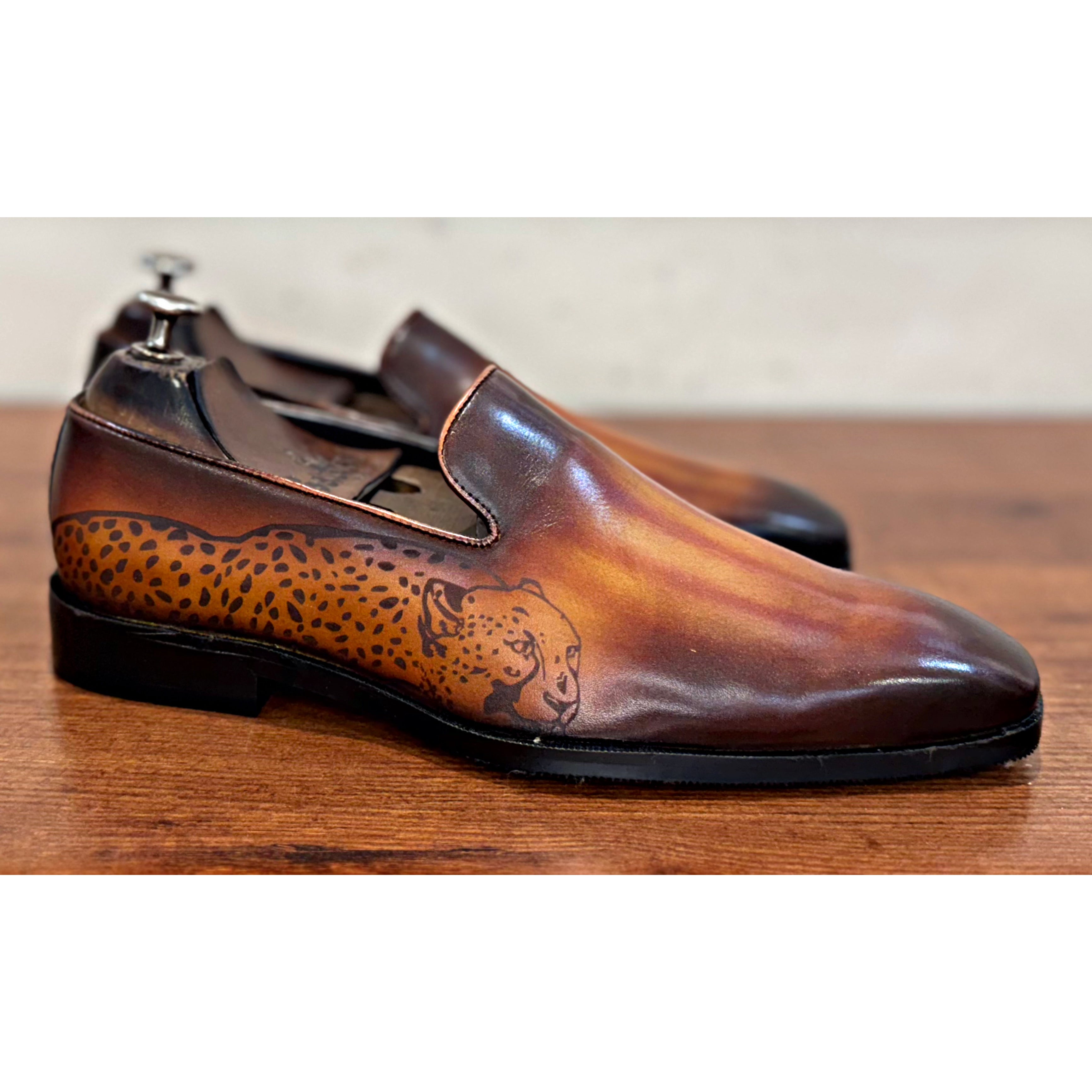 TAN HAND PATINA LOAFERS TIGER