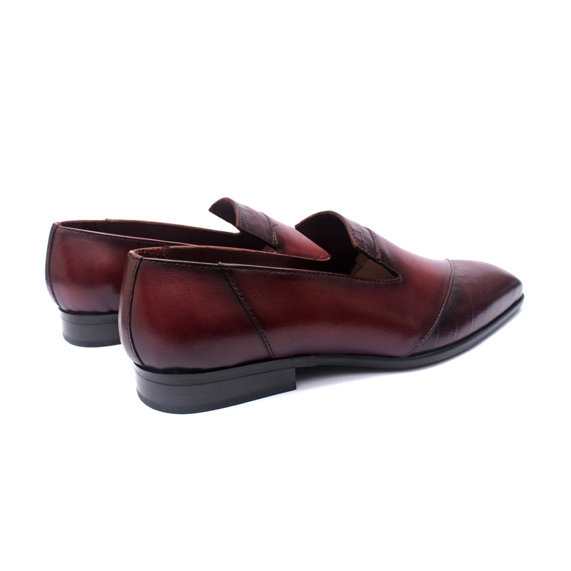 Croco Textured Loafers - Wine