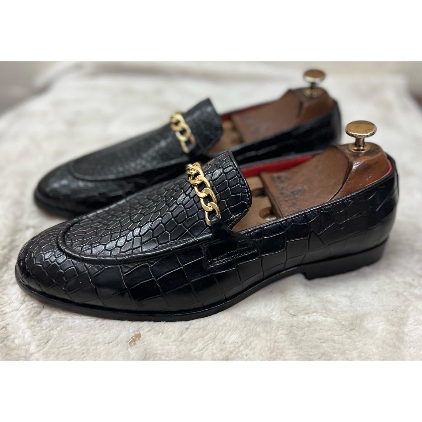 Croco Loafers With Chain