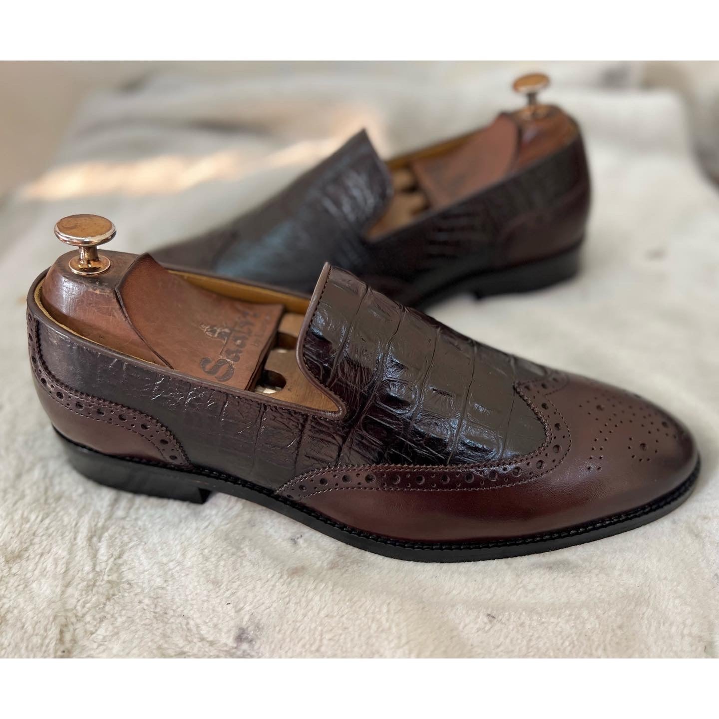 Wingcap Brown Croco Slipons