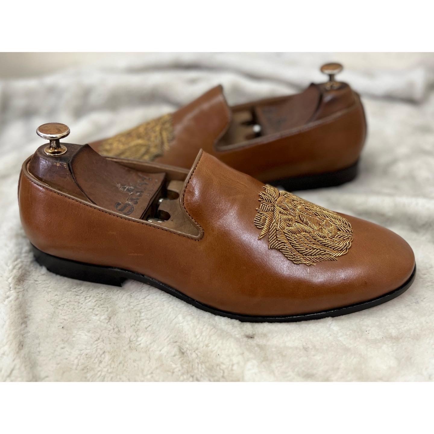 Tan Lion Zardosi Slipons