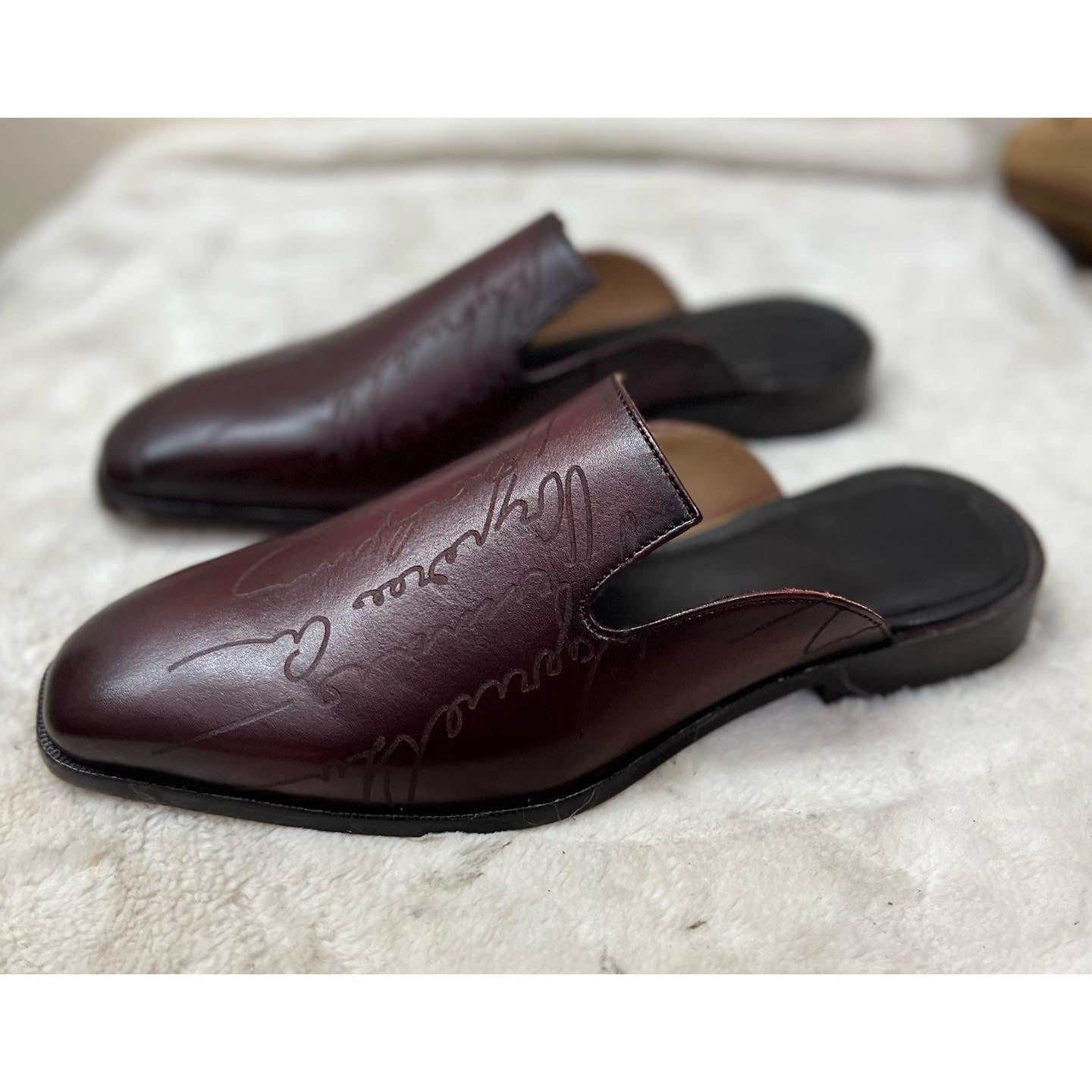 Signature Mules Bordo