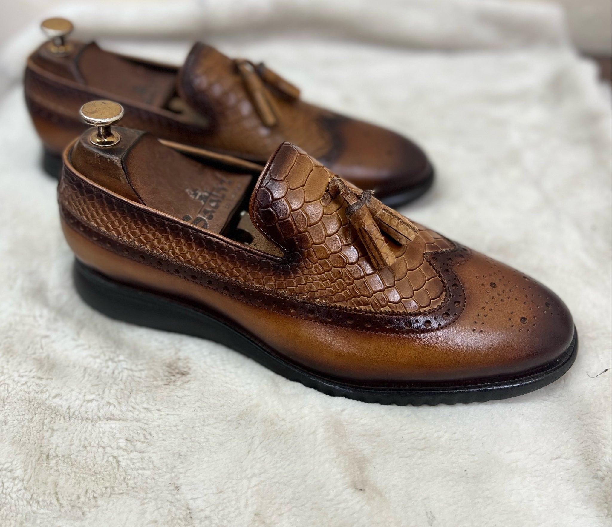 Twin Texture Wingcap Loafers Python TAN