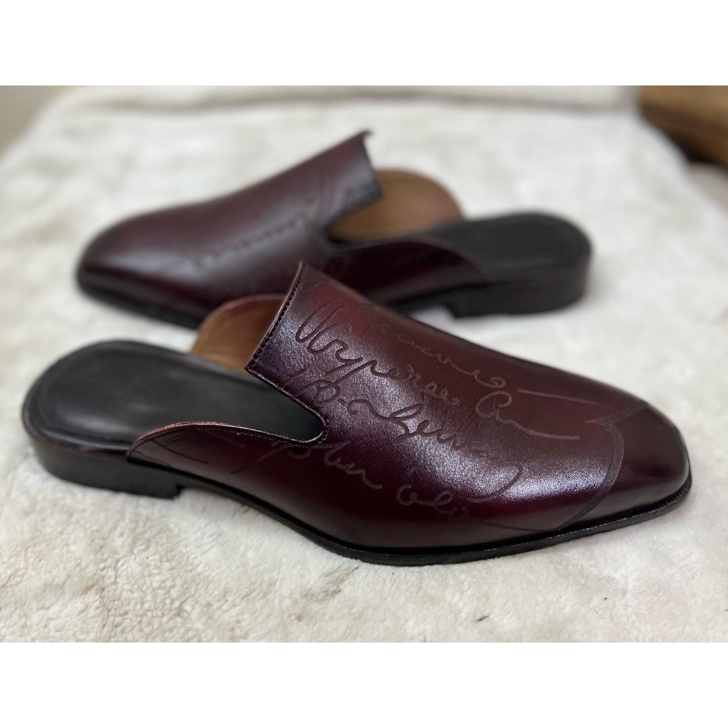 Signature Mules Bordo